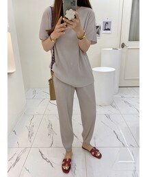 Miamasvin（ミアマスビン）の「プリーツTシャツ+ジョガーパンツ（その他・レディース）」