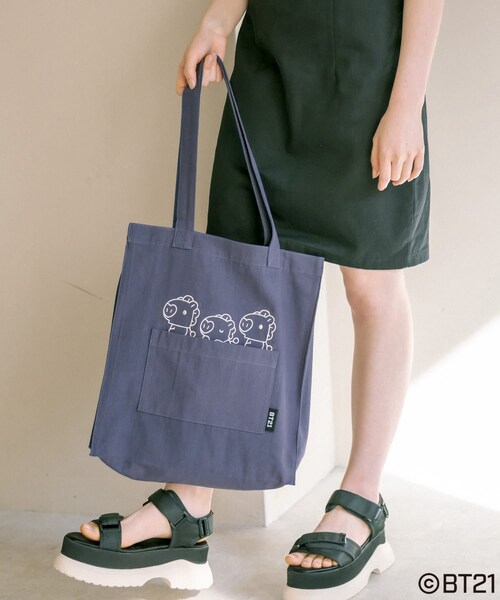 OLIVE des OLIVE(オリーブデオリーブ)の「BT21カラフルトートBAG(ショルダーバッグ・レディース・ピンク/サックスブルー/オレンジ/グリーン/レッド/ネイビー/ターコイズブルー・FREE)」の3枚目の写真