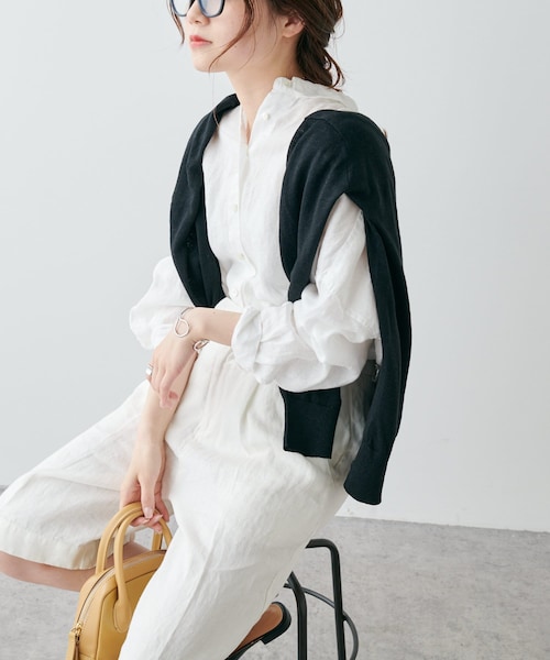 PUAL CE CIN（ピュアルセシン）の「フランダースリネンVネックカーディガン（カーディガン/ボレロ・レディース・ナチュラル/ブルー/グリーン/ブラック・FREE）」の2枚目の写真