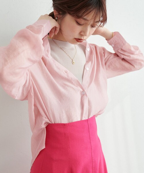 natural couture(ナチュラルクチュール)の「WEB限定カラー有り/コレ1着でコーデが決まる シアーシャツ×リブニットセット(シャツ/ブラウス・レディース・オフホワイト/ベージュ/ピンク/グレー/ミント/ブラック・FREE)」の1枚目の写真
