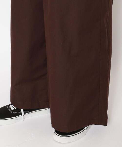 AVIREX（アヴィレックス）の「TUCK GATHERS WIDE PANTS/ タックギャザーワイドパンツ（パンツ・IVORY/BLACK/BROWN・F）」の7枚目の写真