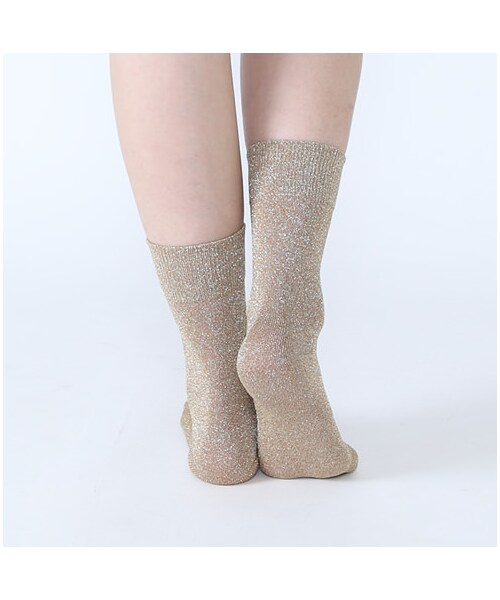 靴下屋（クツシタヤ）の「ラメショートソックス（ソックス・靴下・レディース・オフホワイト/グレー/クロ/ゴールドブラック/ベージュ/グレーベージュ/ローズピンク/カーキ/ターコイズブルー・22.0～24.0cm）」の13枚目の写真