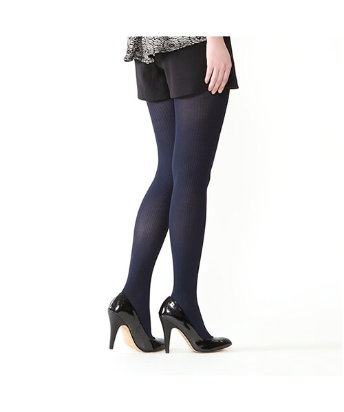 靴下屋（クツシタヤ）の「150デニール2×2リブタイツ（タイツ・レディース・アイボリー/エクリュベージュ/グレー/クロ/ニュアンスグレー/チャコールグレー/グレージュ/キャメル/コゲチャ/ココアブラウン/アフリカンブラウン/アンティークローズ/ピンクペシェ/ダークレッド/エンジ/ダークプラム/カラシ/ダークグリーン/オリーブ/カーキ/オーカーグリーン/ビンテージブルー/コン/インクブルー/ダークパープル/ダークバイオレット/モーヴ/グレープ・M～L）」の7枚目の写真
