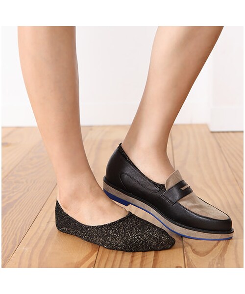 靴下屋（クツシタヤ）の「Ｎｅｗラメ無縫製カバーソックス（ソックス・靴下・レディース・オフホワイト/グレー/クロ/アカ/ブルー・22.0～24.0cm）」の6枚目の写真