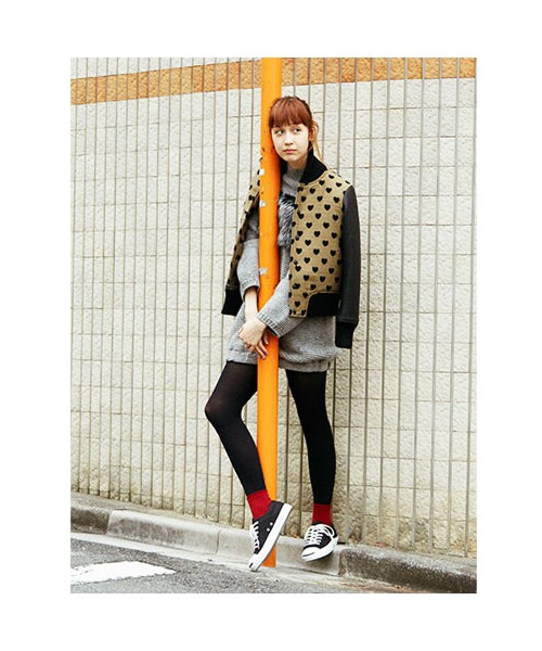 靴下屋（クツシタヤ）の「◆カタログ掲載◆6×2リブショートソックス（ソックス・靴下・レディース・オフホワイト/キナリ/クロ/クロ＋アカ/クロ＋ブルー/チャコールモク/チャコールモク＋ミドリ/コゲチャ/ローズピンク/エンジ/ダークオレンジ/イエロー/キミドリ/ダークグリーン/ネイビー/コン＋アカ・22.0～24.0cm）」の17枚目の写真