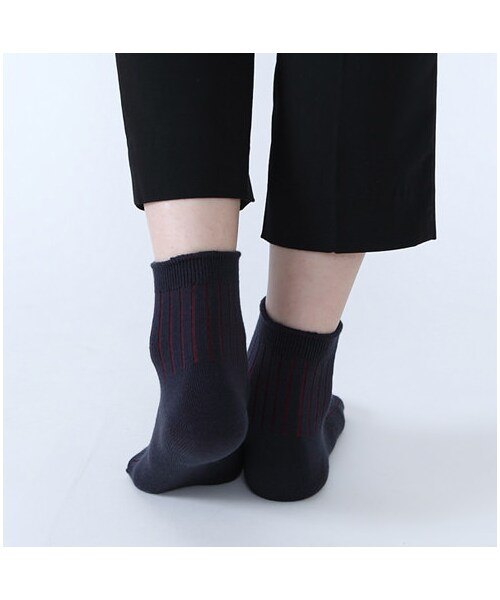 靴下屋（クツシタヤ）の「◆カタログ掲載◆6×2リブショートソックス（ソックス・靴下・レディース・オフホワイト/キナリ/クロ/クロ＋アカ/クロ＋ブルー/チャコールモク/チャコールモク＋ミドリ/コゲチャ/ローズピンク/エンジ/ダークオレンジ/イエロー/キミドリ/ダークグリーン/ネイビー/コン＋アカ・22.0～24.0cm）」の20枚目の写真