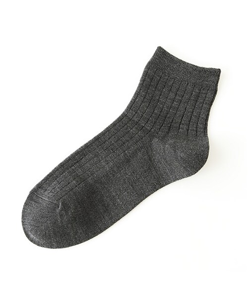 靴下屋（クツシタヤ）の「◆カタログ掲載◆6×2リブショートソックス（ソックス・靴下・レディース・オフホワイト/キナリ/クロ/クロ＋アカ/クロ＋ブルー/チャコールモク/チャコールモク＋ミドリ/コゲチャ/ローズピンク/エンジ/ダークオレンジ/イエロー/キミドリ/ダークグリーン/ネイビー/コン＋アカ・22.0～24.0cm）」の3枚目の写真