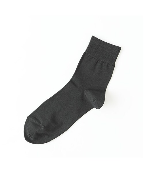 靴下屋（クツシタヤ）の「ゴム長無地ショートソックス（ソックス・靴下・レディース・オフホワイト/クロ/チャコールグレー/サンドグレー/コゲチャ/ローズピンク/ワイン/カラシ/アオミドリ/コン/ネイビー・22.0～24.0cm）」の3枚目の写真