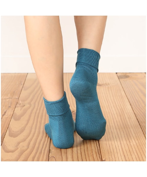 靴下屋（クツシタヤ）の「薄手の三つ折りショートソックス（ソックス・靴下・レディース・オフホワイト/サラシ/グレー/クロ/チャコールモク/アカ/カーキ/ブルー/ターコイズブルー/ノウコン・22.0～24.0cm）」の14枚目の写真