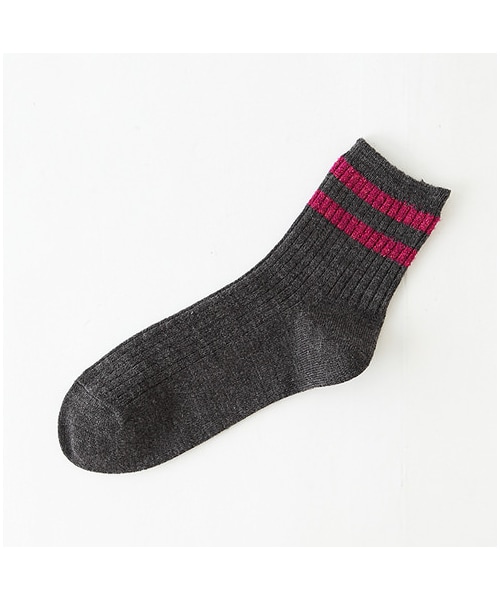 靴下屋（クツシタヤ）の「モコモコラメ2本ラインショートソックス（ソックス・靴下・レディース・オフホワイト/クロ/グレーモク/チャコールモク/エンジ/ダークグリーン/ネイビー・22.0～24.0cm）」の4枚目の写真