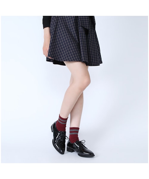 靴下屋（クツシタヤ）の「モコモコラメ2本ラインショートソックス（ソックス・靴下・レディース・オフホワイト/クロ/グレーモク/チャコールモク/エンジ/ダークグリーン/ネイビー・22.0～24.0cm）」の8枚目の写真