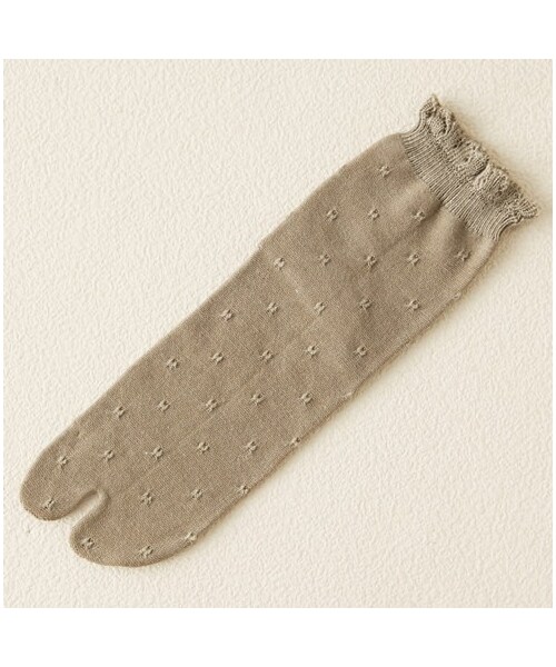 靴下屋（クツシタヤ）の「足袋タックフリルソックス（ソックス・靴下・レディース・キナリ/クロ/グレーモク/ベージュモク/ダルピンク/インディゴブルー・22.0～24.0cm）」の4枚目の写真