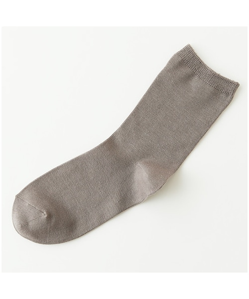 靴下屋（クツシタヤ）の「コットンブレンド無地ソックス（ソックス・靴下・レディース・オフホワイト/サラシ/クロ/ニュアンスグレー/ウスグレーモク/ミディアムグレーモク/チャコールモク/キャメル/コゲチャ/ベージュモク/ローズピンク/エンジ/ダークオレンジ/カラシ/ダークグリーン/カーキ/ターコイズ/コン/ネイビー/インディゴブルー/ダークブルー/アイリスブルー/ダークパープル・22.0～24.0cm）」の3枚目の写真