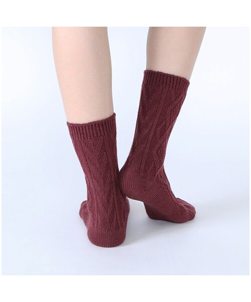 靴下屋（クツシタヤ）の「毛混ダイヤケーブルソックス（ソックス・靴下・レディース・オフホワイト/キナリ/クロ/グレーモク/チャコールモク/モカチャ/ダークレッド/エンジモク/ダークオレンジ/キイロ/グリーン/インディゴモク・22.0～24.0cm）」の16枚目の写真