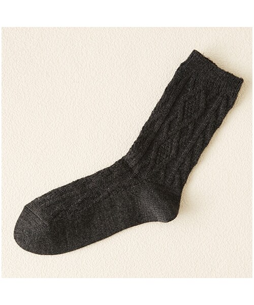 靴下屋（クツシタヤ）の「毛混ダイヤケーブルソックス（ソックス・靴下・レディース・オフホワイト/キナリ/クロ/グレーモク/チャコールモク/モカチャ/ダークレッド/エンジモク/ダークオレンジ/キイロ/グリーン/インディゴモク・22.0～24.0cm）」の4枚目の写真