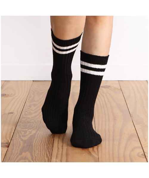 靴下屋（クツシタヤ）の「2本ラインリブソックス（ソックス・靴下・レディース・オフホワイト/グレー/クロ+オフライン/チャコールモク/アカ+カラシライン/ダークグリーン+コンライン/コン+アカライン・22.0～24.0cm）」の9枚目の写真