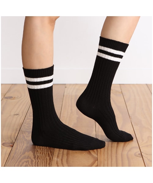 靴下屋（クツシタヤ）の「2本ラインリブソックス（ソックス・靴下・レディース・オフホワイト/グレー/クロ+オフライン/チャコールモク/アカ+カラシライン/ダークグリーン+コンライン/コン+アカライン・22.0～24.0cm）」の10枚目の写真