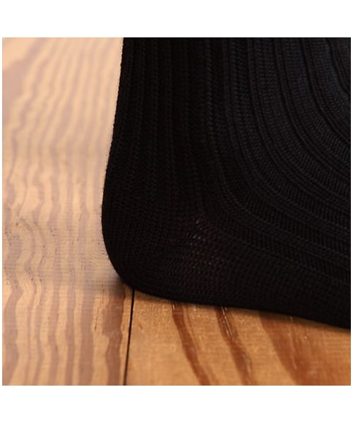 靴下屋（クツシタヤ）の「2本ラインリブソックス（ソックス・靴下・レディース・オフホワイト/グレー/クロ+オフライン/チャコールモク/アカ+カラシライン/ダークグリーン+コンライン/コン+アカライン・22.0～24.0cm）」の13枚目の写真