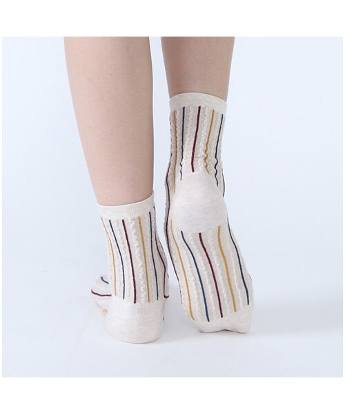 靴下屋（クツシタヤ）の「フリルストライプ柄ソックス（ソックス・靴下・レディース・キナリ/シルバーグレー/チャコールモク/ワイン/エメラルドグリーン/インディゴブルー・22.0～24.0cm）」の10枚目の写真