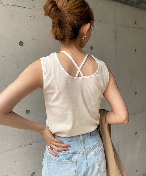 DouDou（ドゥドゥ）の「2WAYタンク（Tシャツ/カットソー・レディース・オフホワイト/ベージュ/ブラック・F）」の2枚目の写真