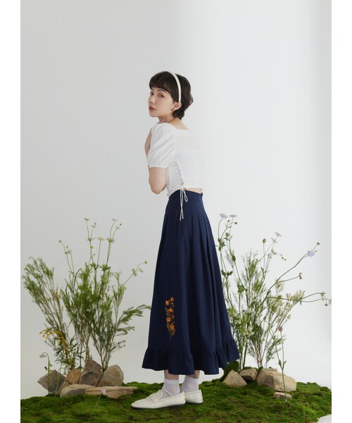 Marjorie（マージョリー）の「荒蕪的盡頭，桃心領側綁帶澎袖短上衣（トップス・レディース・深藍/白・S/M）」の8枚目の写真