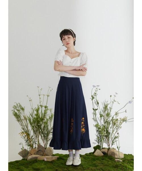 Marjorie（マージョリー）の「荒蕪的盡頭，桃心領側綁帶澎袖短上衣（トップス・レディース・深藍/白・S/M）」の6枚目の写真