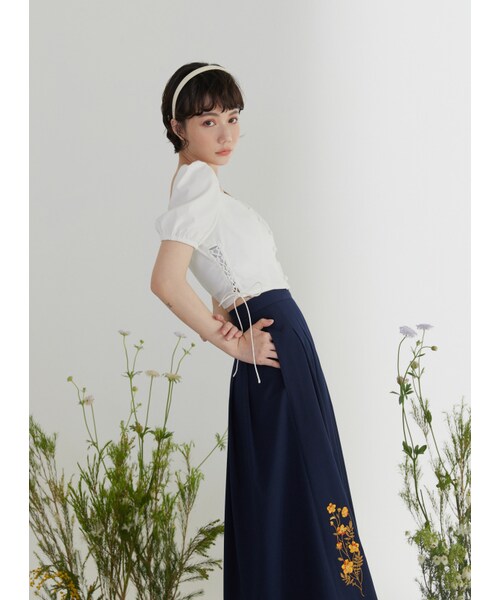 Marjorie（マージョリー）の「荒蕪的盡頭，桃心領側綁帶澎袖短上衣（トップス・レディース・深藍/白・S/M）」の5枚目の写真