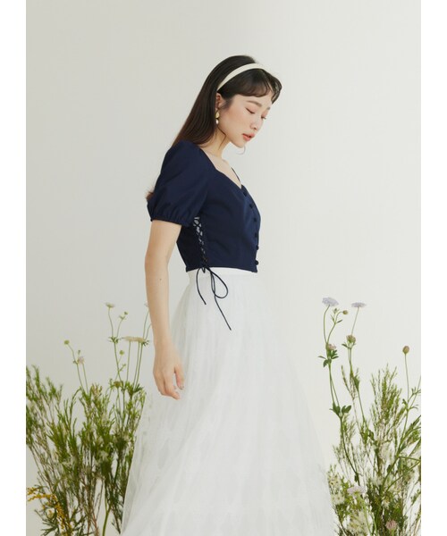 Marjorie（マージョリー）の「荒蕪的盡頭，桃心領側綁帶澎袖短上衣（トップス・レディース・深藍/白・S/M）」の13枚目の写真