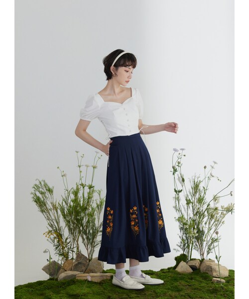 Marjorie（マージョリー）の「荒蕪的盡頭，桃心領側綁帶澎袖短上衣（トップス・レディース・深藍/白・S/M）」の7枚目の写真