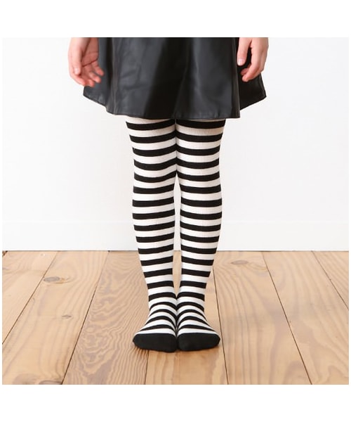 靴下屋（クツシタヤ）の「キッズ ボーダータイツ 110～130㎝（タイツ・キッズ・クロ＋オフ/クロ＋チャコール/クロ＋ピンク/クロ＋オレンジ/クロ＋パープル・110.0～130.0cm）」の7枚目の写真