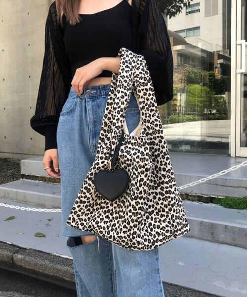 one after another NICE CLAUP(ワンアフターアナザーナイスクラップ)の「ポーチ付きトートバッグ(ショルダーバッグ・レディース・オフホワイト/その他1/ブラック・0)」の1枚目の写真