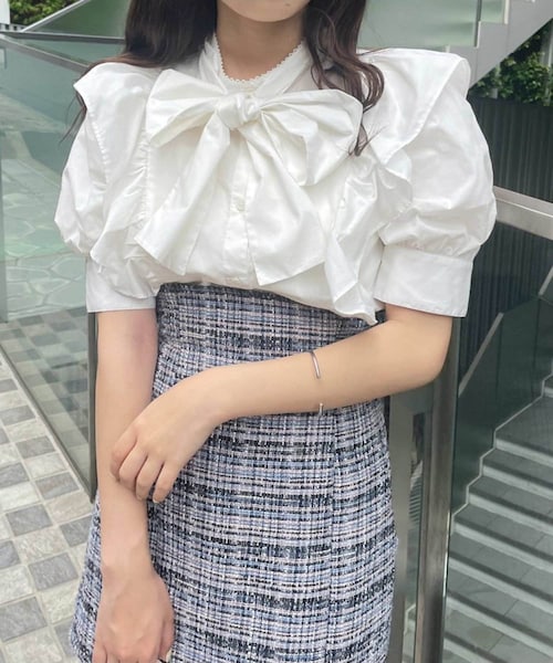 one after another NICE CLAUP（ワンアフターアナザーナイスクラップ）の「Backリボンブラウス（シャツ/ブラウス・レディース・オフホワイト/アイボリー/ベージュ/その他1・0）」の2枚目の写真