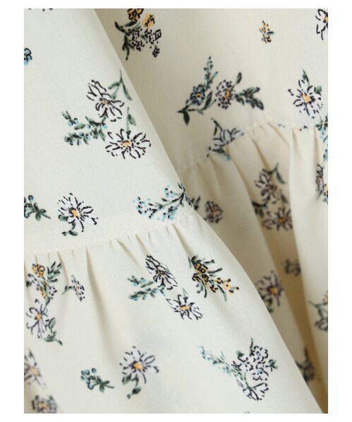 Green Parks(グリーンパークス)の「・ELENCARE DUE フラワーティアードワンピ(ワンピース/ドレス・アイボリー/ブラック/イエロー/ミント・F)」の17枚目の写真