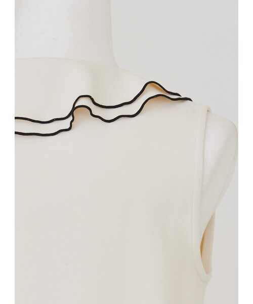 Marjorie（マージョリー）の「岸芷，飄逸雙層荷葉領上衣（トップス・レディース・米白・S/M）」の10枚目の写真