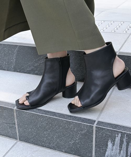 Andemiu（アンデミュウ）の「オープントゥショートブーツ（シューズ・レディース・ホワイト05/ブラック09・M/L）」の2枚目の写真