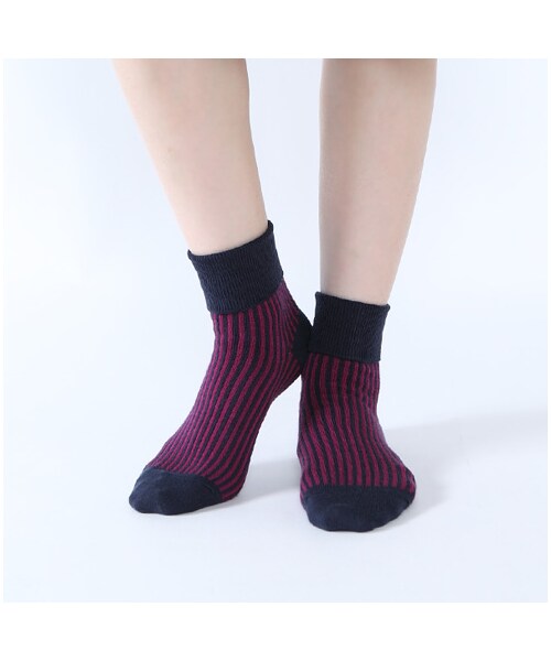 靴下屋（クツシタヤ）の「折り返しストライプショートソックス（ソックス・靴下・レディース・キナリ/クロ/アカ/カラシ/コン/ターコイズブルー・22.0～24.0cm）」の8枚目の写真