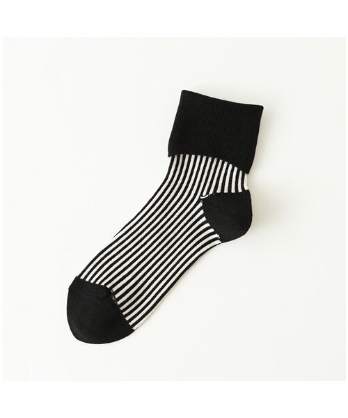 靴下屋（クツシタヤ）の「折り返しストライプショートソックス（ソックス・靴下・レディース・キナリ/クロ/アカ/カラシ/コン/ターコイズブルー・22.0～24.0cm）」の2枚目の写真