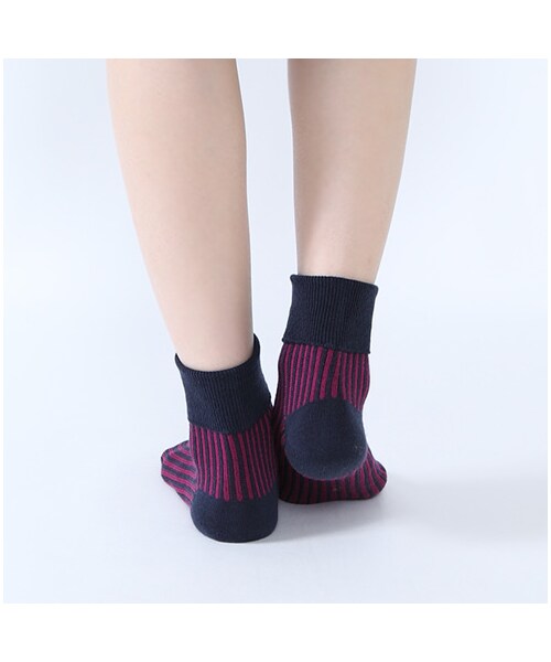 靴下屋（クツシタヤ）の「折り返しストライプショートソックス（ソックス・靴下・レディース・キナリ/クロ/アカ/カラシ/コン/ターコイズブルー・22.0～24.0cm）」の10枚目の写真