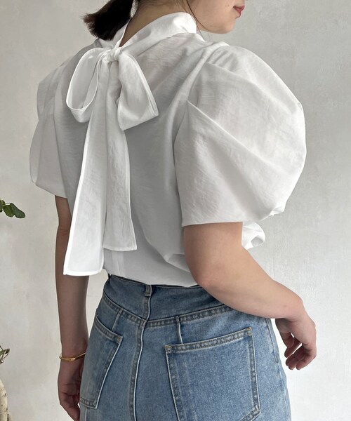 prose verse(プロズヴェール)の「前後2wayハイネックボウタイブラウス(シャツ/ブラウス・レディース・オフホワイト/ブラック・M)」の1枚目の写真