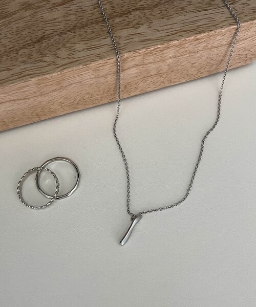 CAPRICIEUX LE'MAGE（カプリシューレマージュ）の「【GOLDY/ゴールディ】トゥイッグプチネックレス（リング・ゴールド/シルバー・F）」の2枚目の写真