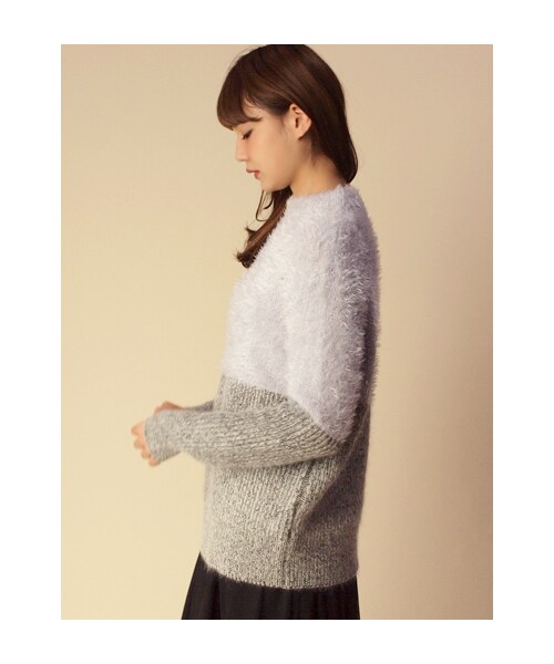 w closet(ダブルクローゼット)の「フェザーヤーン切替アンゴラ引きそろえプルオーバー(トップス・レディース・アイボリー/ブラックMIX・FREE)」の4枚目の写真