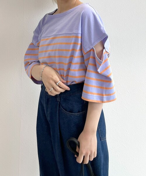 w closet（ダブルクローゼット）の「★先行予約★ショルダースリット切替パネルボーダーＴシャツ【5月下旬入荷】（トップス・レディース・オフ/クロ/シロ/ピンク/オフ/ブルー/ピンク/サックス/ブルーオレンジ/クロ/オフ・FREE）」の5枚目の写真