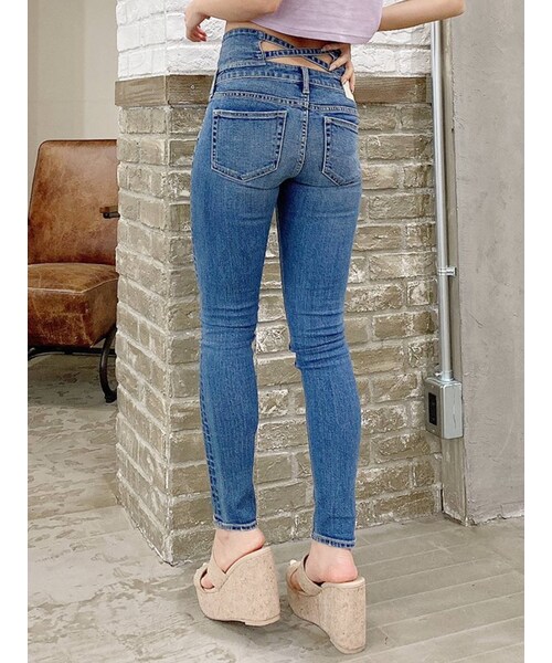 GYDA（ジェイダ）の「H/W ウエストクロススキニーデニムパンツ（デニムパンツ・ブルー/アイスブルー・M/XS/S）」の3枚目の写真