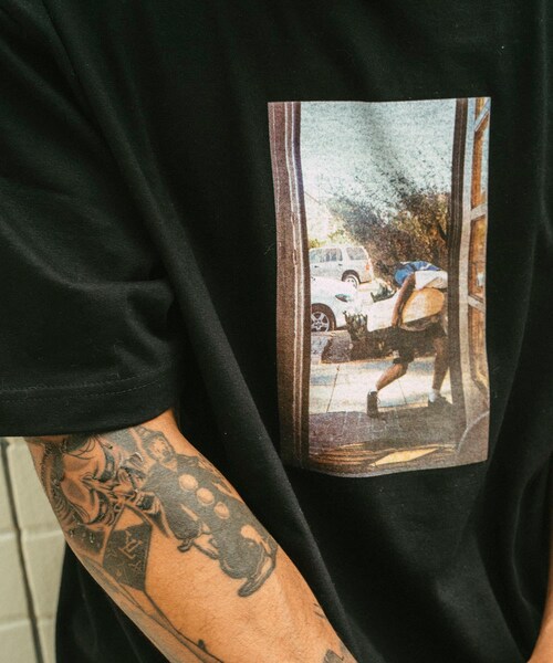 URBAN RESEARCH ID(アーバンリサーチ アイディー)の「URBAN RESEARCH iD SHOP FRONT T恤(トップス・メンズ・白色/黑色/淡藍色・M/L/XL)」の2枚目の写真