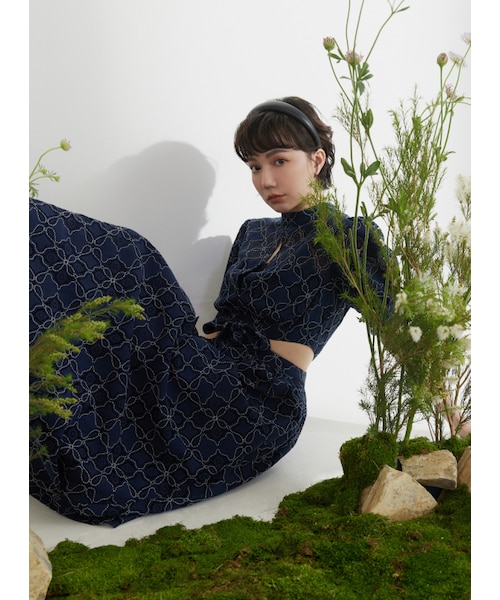 Marjorie（マージョリー）の「蔚藍海岸，側縷空菱形雕花蕾絲洋裝（ワンピース/ドレス・レディース・深藍・XS/S/M）」の3枚目の写真