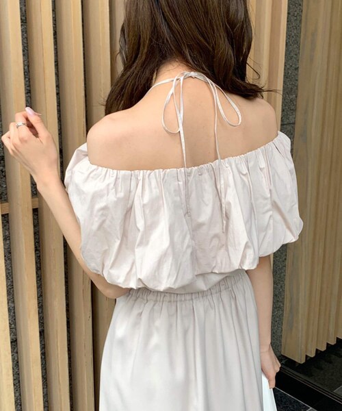 OLIVE des OLIVE（オリーブデオリーブ）の「バルーン衿オフショルプルオーバー（シャツ/ブラウス・レディース・オフホワイト/オレンジ/ベージュ・FREE）」の3枚目の写真