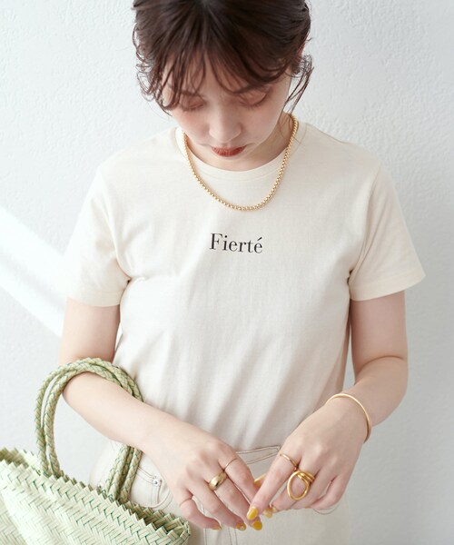 natural couture(ナチュラルクチュール)の「旬のカラーリングが目を惹く ベーシック半袖ロゴT(Tシャツ/カットソー・レディース・オフホワイト/ピンク/イエロー/ブラック・FREE)」の1枚目の写真