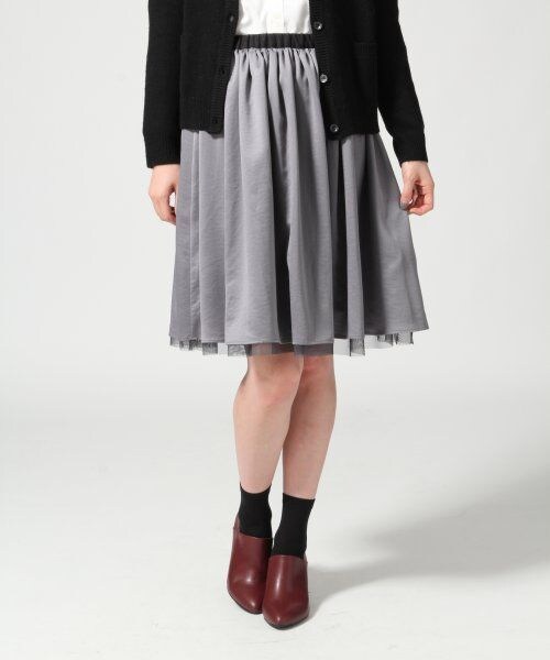 GLOBAL WORK(グローバルワーク)の「リバーシブルチュールスカート(スカート・レディース・ホワイト×ホワイト06/ブラック×グレー15/ブラック×ネイビー88・M/L)」の5枚目の写真