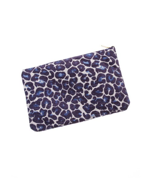 E hyphen world gallery（イーハイフンワールドギャラリー）の「【Special Price】レオパードジャガードクラッチバック（バッグ・ポーチ・レディース・ベージュ/ブルー・F）」の6枚目の写真