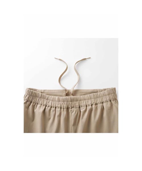 IEDIT（イディット）の「IEDIT[イディット] ぐいっとしなやか すらりと美脚！ ストレッチ布はく素材のエアノビテーパードパンツ〈ブラック〉（レディースファッション > ボトムス > パンツ・レディース・ブラック・ｳｴｽﾄ85-93/股下68cm/ｳｴｽﾄ93-101/股下68cm/ｳｴｽﾄ69-77/股下68cm/ｳｴｽﾄ77-85/股下68cm/ｳｴｽﾄ69-77/股下73cm/ｳｴｽﾄ64-70/股下68cm/ｳｴｽﾄ64-70/股下63cm/ｳｴｽﾄ64-70/股下73cm/ｳｴｽﾄ58-64/股下68cm/ｳｴｽﾄ58-64/股下63cm）」の8枚目の写真